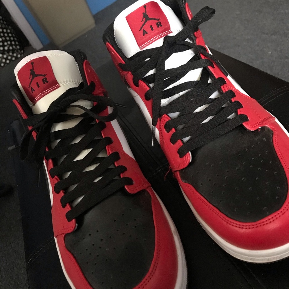 Air Jordan 1 Mid